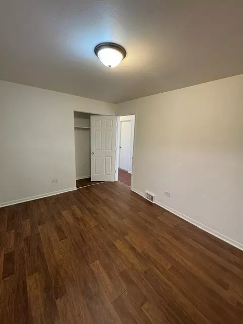Bedroom - 39 W 83rd St, Chicago, IL 60620 photo 1 of 2