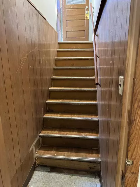 Entry Way - 39 W 83rd St, Chicago, IL 60620 photo 4 of 4