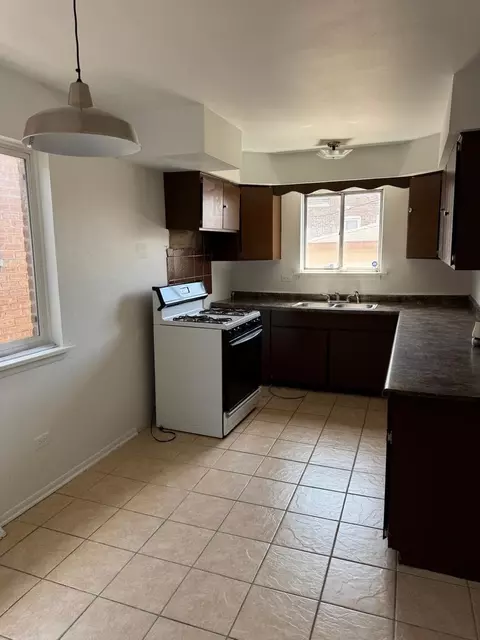 Kitchen - 39 W 83rd St, Chicago, IL 60620 photo 1 of 1