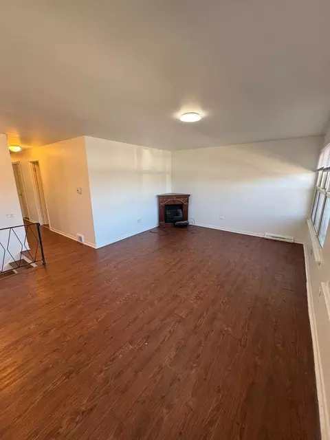 Living - 39 W 83rd St, Chicago, IL 60620 photo 1 of 1