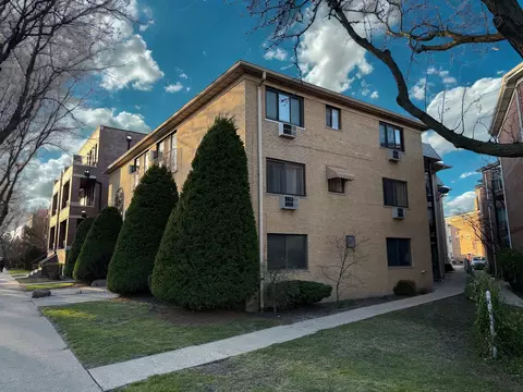 5506 W Higgins Ave W #3, Chicago, IL 60630