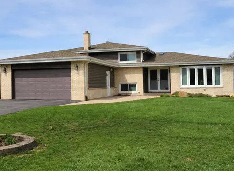 6124 W 123rd St, Palos Heights, IL 60463