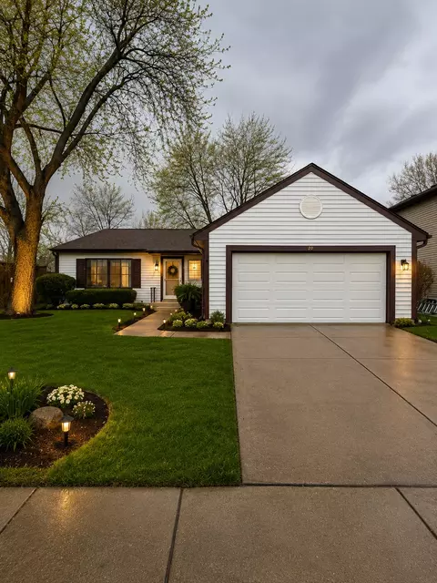 208 Albert Dr, Vernon Hills, IL 60061