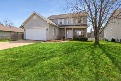 530 Prairie Ridge Dr, Woodstock, IL 60098