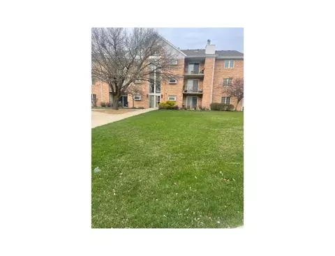 18320 Robin Ln #D2, Homewood, IL 60430