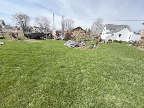 Exterior - 101 12 E North St, Danforth, IL 60930 photo 2 of 5