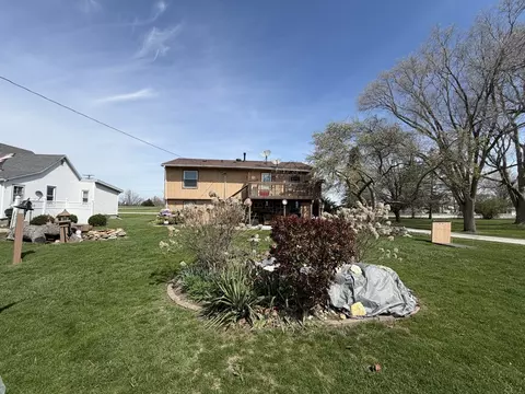 Exterior - 101 12 E North St, Danforth, IL 60930 photo 1 of 5