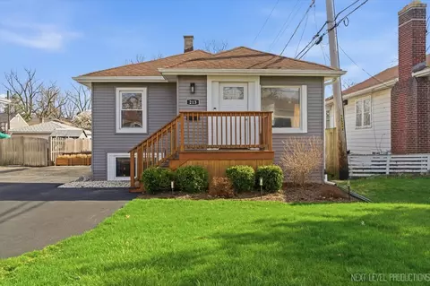 213 W School St, Villa Park, IL 60181