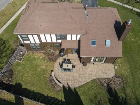 View/Area - 2012 Somerset Ln, Wheaton, IL 60189 photo 4 of 6