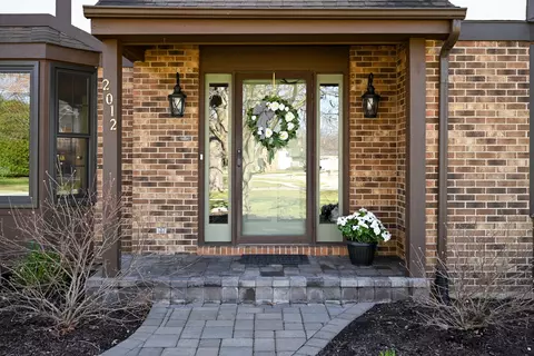 Exterior - 2012 Somerset Ln, Wheaton, IL 60189 photo 3 of 6