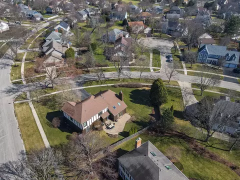 View/Area - 2012 Somerset Ln, Wheaton, IL 60189 photo 3 of 6