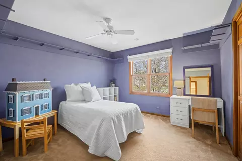 Bedroom - 2012 Somerset Ln, Wheaton, IL 60189 photo 4 of 4
