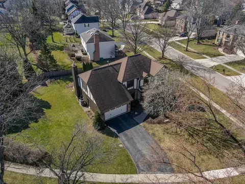 View/Area - 2012 Somerset Ln, Wheaton, IL 60189 photo 2 of 6