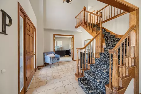 Entry Way - 2012 Somerset Ln, Wheaton, IL 60189 photo 2 of 2