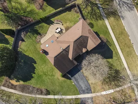 View/Area - 2012 Somerset Ln, Wheaton, IL 60189 photo 1 of 6