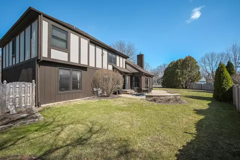 Exterior - 2012 Somerset Ln, Wheaton, IL 60189 photo 5 of 6