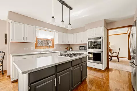 Kitchen - 2012 Somerset Ln, Wheaton, IL 60189 photo 2 of 3