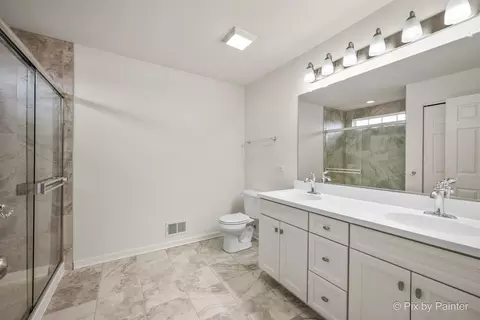 Bath - 114 Abbott Ct, Bartlett, IL 60103 photo 2 of 3