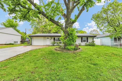 1008 Stratford Dr, Champaign, IL 61821