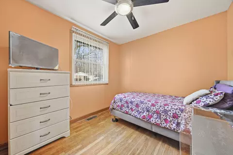 Bedroom - 14426 Springfield Ave, Midlothian, IL 60445 photo 3 of 3