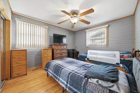 Bedroom - 14426 Springfield Ave, Midlothian, IL 60445 photo 2 of 3