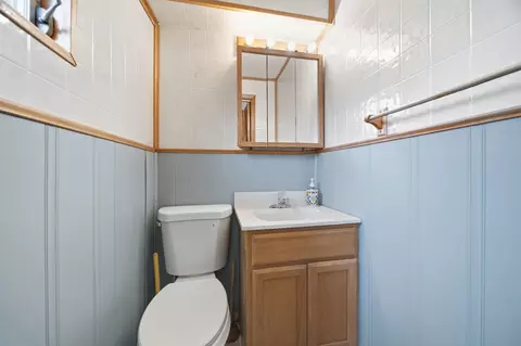 Bath - 14426 Springfield Ave, Midlothian, IL 60445 photo 3 of 3