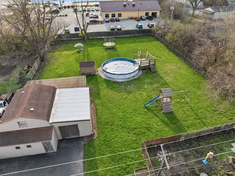View/Area - 14426 Springfield Ave, Midlothian, IL 60445 photo 2 of 4