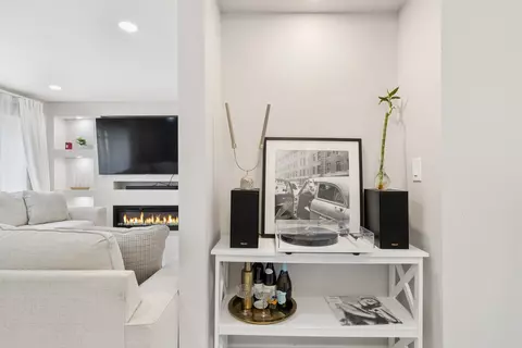 Other - 1936 Whitingham Ln, Hoffman Estates, IL 60169 photo 4 of 4