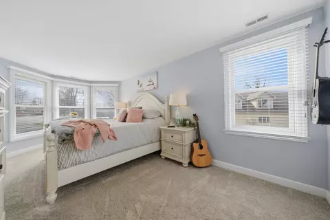 Bedroom - 531 Circle Dr, Fox Lake, IL 60020 photo 1 of 4
