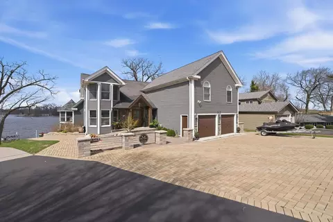 Exterior - 531 Circle Dr, Fox Lake, IL 60020 photo 2 of 23