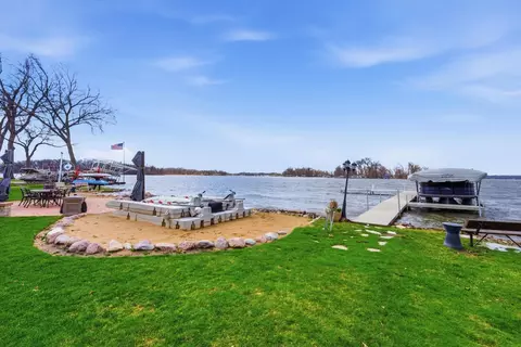 Exterior - 531 Circle Dr, Fox Lake, IL 60020 photo 19 of 23