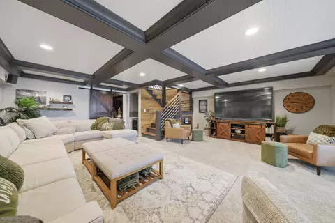 Living - 531 Circle Dr, Fox Lake, IL 60020 photo 8 of 9
