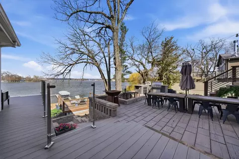 Exterior - 531 Circle Dr, Fox Lake, IL 60020 photo 8 of 23