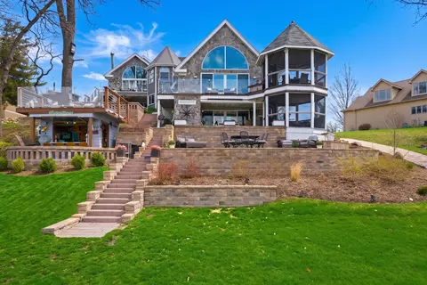 531 Circle Dr, Fox Lake, IL 60020