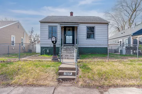 3127 Homestead Ave, Davenport, IA 52802