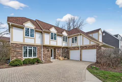 1013 Iroquois Ave, Naperville, IL 60563