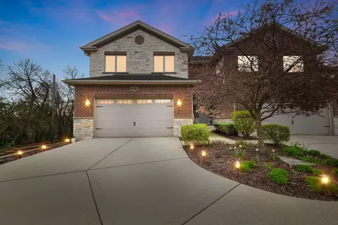 2211 Maple Hill Ct, Downers Grove, IL 60515