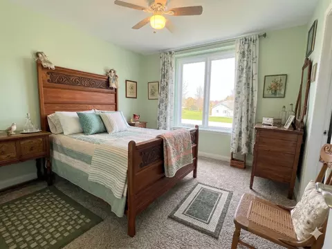 Bedroom - 613 Silver Glen Rd, Mchenry, IL 60050 photo 3 of 4