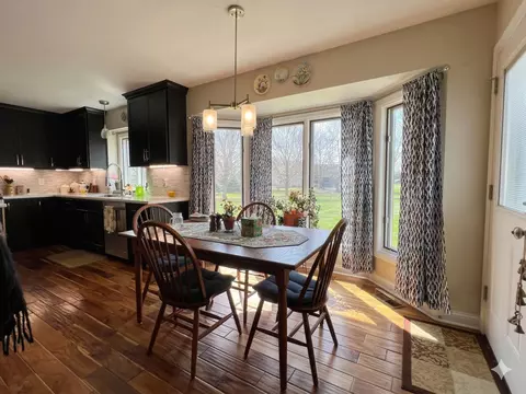Dining - 613 Silver Glen Rd, Mchenry, IL 60050 photo 1 of 2