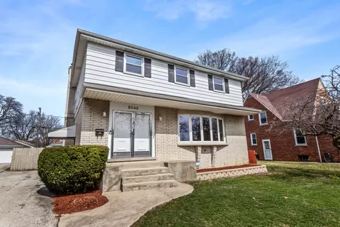 5040 Brummel St, Skokie, IL 60077