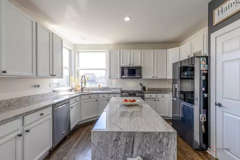Kitchen - 2212 Baxter Ct, Elgin, IL 60123 photo 4 of 5
