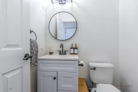 Bath - 2212 Baxter Ct, Elgin, IL 60123 photo 1 of 5
