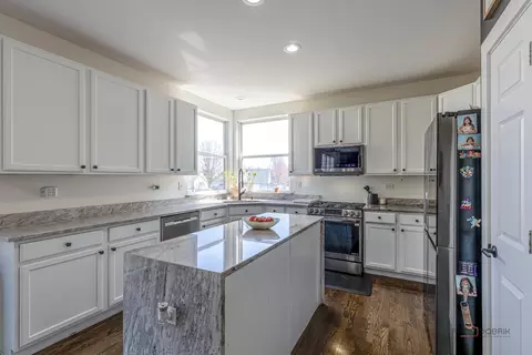 Kitchen - 2212 Baxter Ct, Elgin, IL 60123 photo 2 of 5