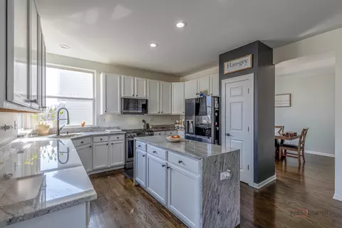 Kitchen - 2212 Baxter Ct, Elgin, IL 60123 photo 3 of 5