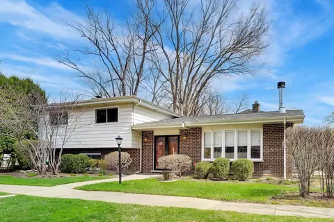 1659 Friar Tuck Ave, Highland Park, IL 60035