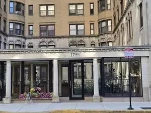 1755 E 55th St #204, Chicago, IL 60615
