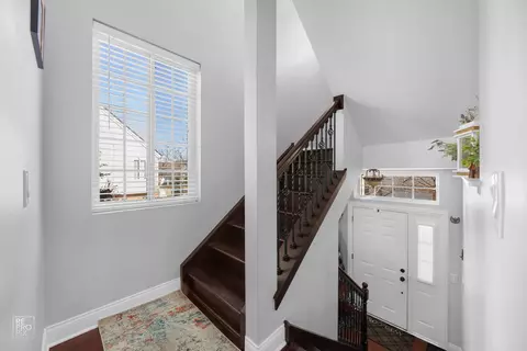 Entry Way - 7504 Claridge Dr #E, Bridgeview, IL 60455 photo 1 of 6