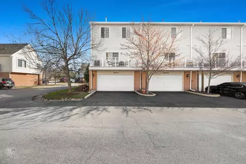 Exterior - 7504 Claridge Dr #E, Bridgeview, IL 60455 photo 2 of 3
