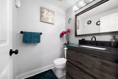 Bath - 7504 Claridge Dr #E, Bridgeview, IL 60455 photo 1 of 4