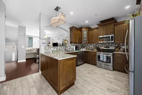 Kitchen - 7504 Claridge Dr #E, Bridgeview, IL 60455 photo 1 of 3